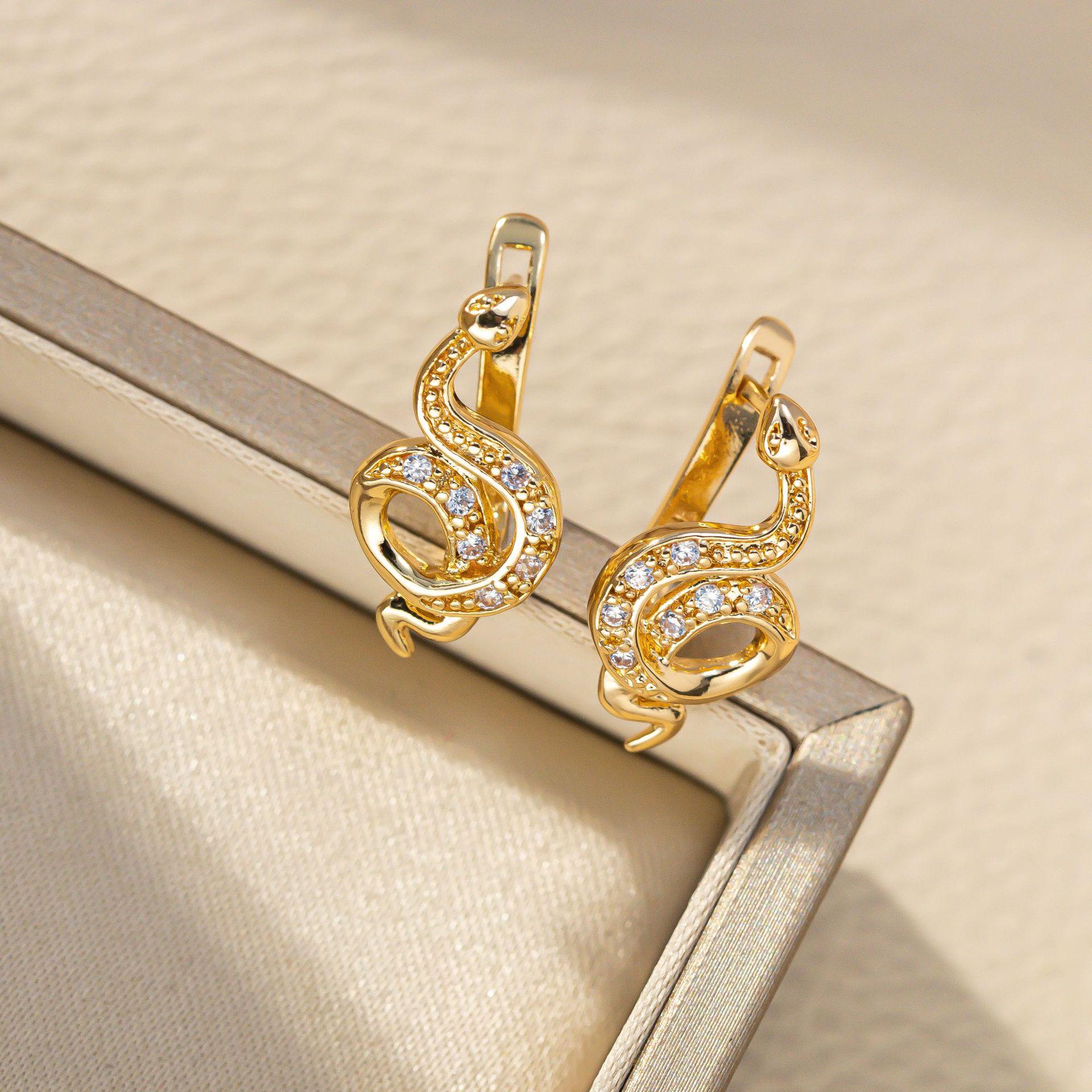 European & American Snake Ear Studs: Punk, Retro, Exaggerated Earrings for Couples
