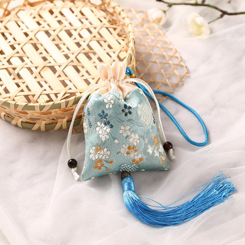 Ping An Cultural Scenic Amulet: Hanfu Style Sachet Pendant for Safety and Luck