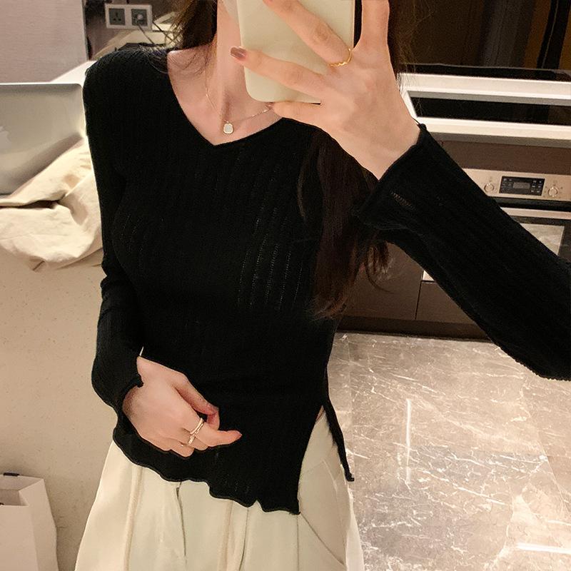 

Вязаный трикотаж с V-образным вырезом, приталенный, корейская версия, с рукавами-клеш, женский, новый осенне-зимний, милый, тонкий, с разрезом внутри, базовый слой L