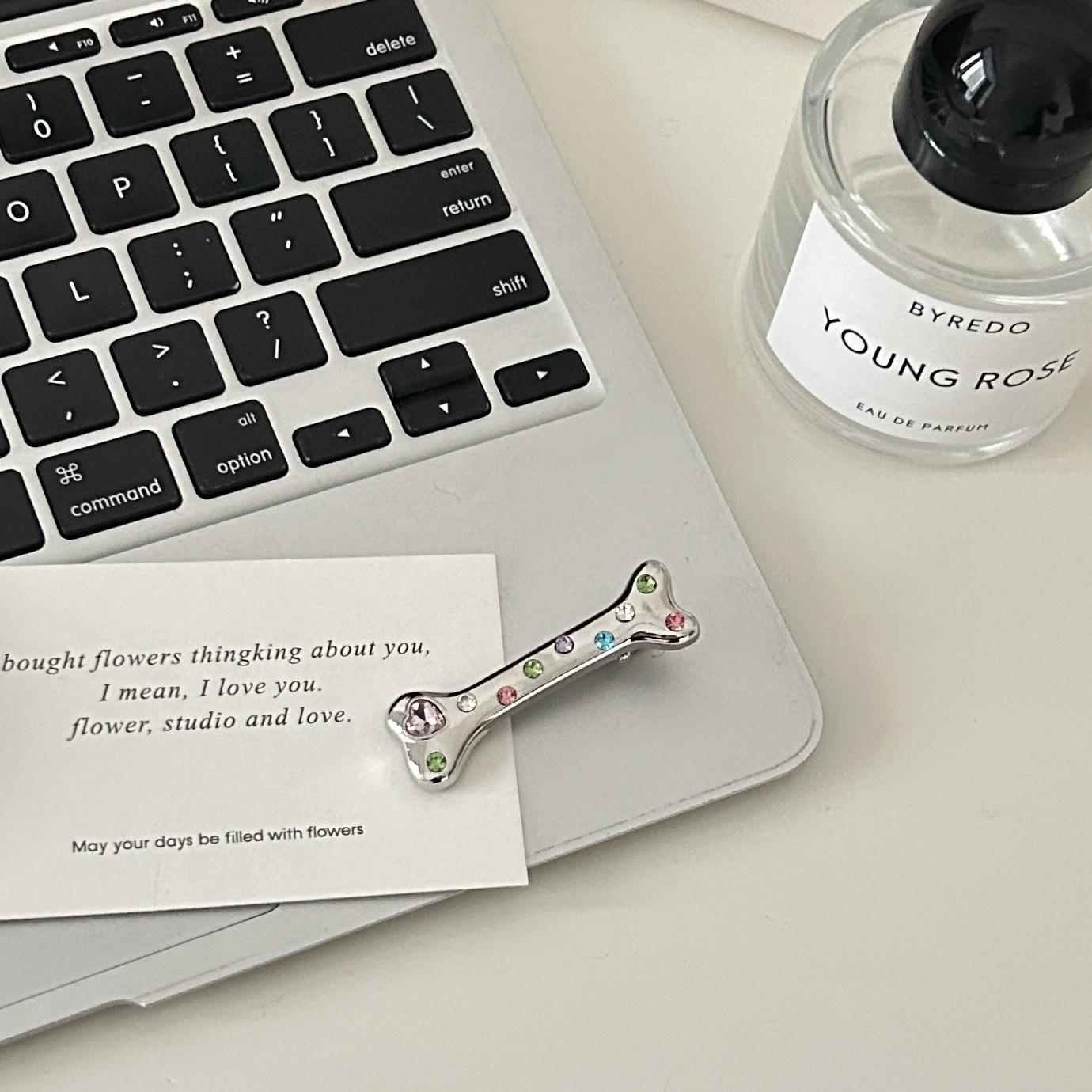 

Заколка для волос в виде кости из сплава со стразами: Серебристый металлический зажим-уточка для волос, стильная заколка Y2K для женщин