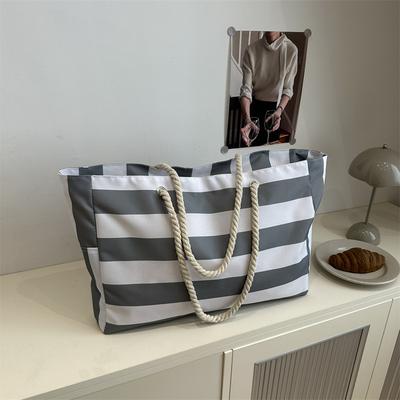 Striped Zipper Outer Bag for Outdoor Travel and Vacati, Waterproof and Sand Resistant Canvas, Cvenient Folding Beach Bag