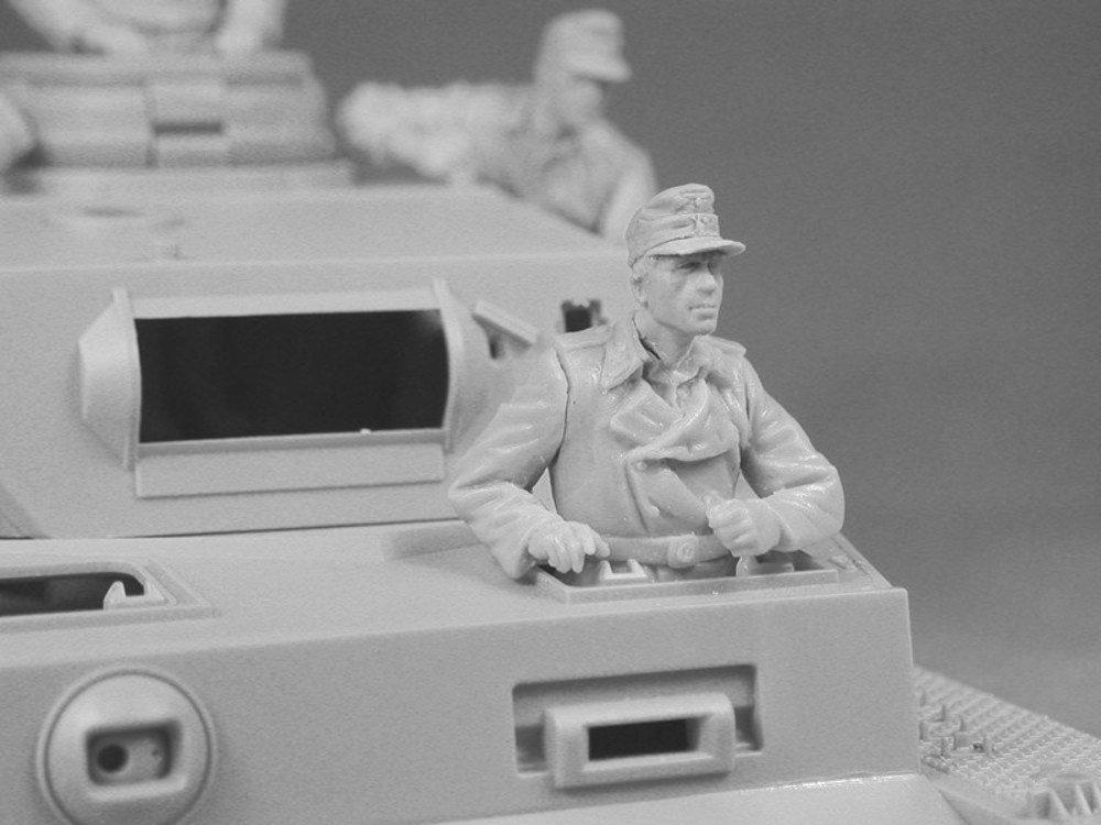 Miniart 1/35 Scale German Tank Crew (6-Piece Special Edition) Plastic Model Kit MA35283