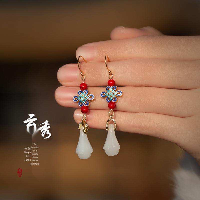 Elegant Ebony Flower Hairpin for Women – Ancient Style, High-End Feel, Simple Chinese Design, Perfect for Daily Use.