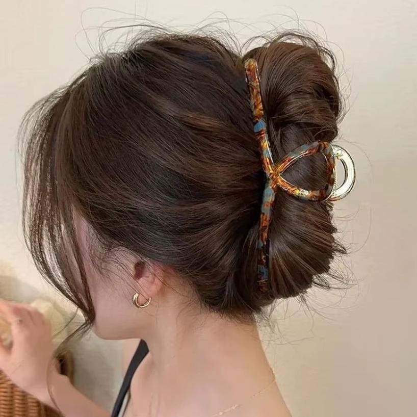 Large French Style Acetic Grab Clip Retro Alloy Shark Clips Elegant Minimalist Headwear Back of Head Spoon Curly Hair Hairpin