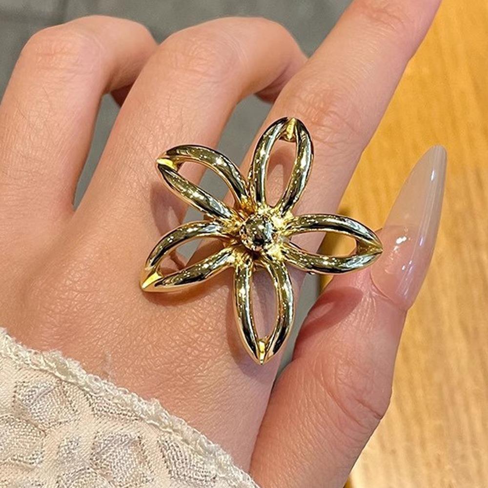 

Exaggerated Open Ring Open Adjustable Women Ring Creative Hollow Flower Ring Special Occasion золотий