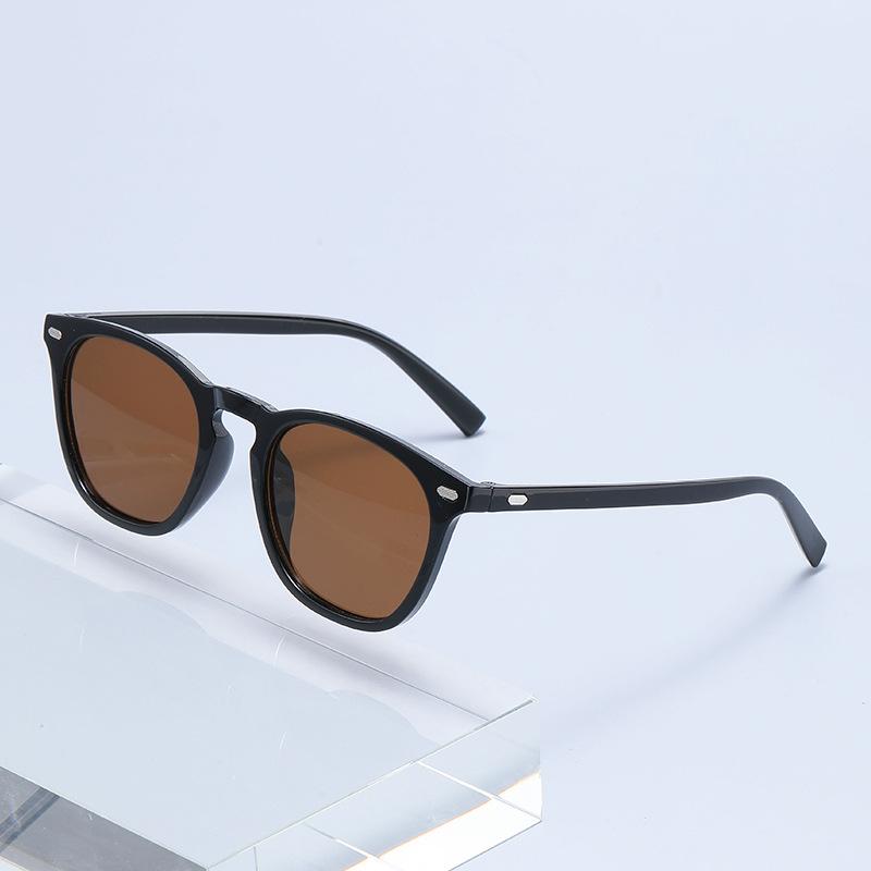 New Fashion Square Classic Plastic Frame Women Sunglasses For Men Daily Life Shades Eyewear Accessories
