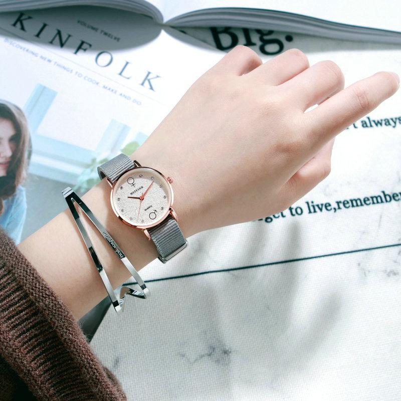 Temperament Small Canvas Strap Girls' Watches Cute Junior High School Girls Simple Retro Style Casual Watches
