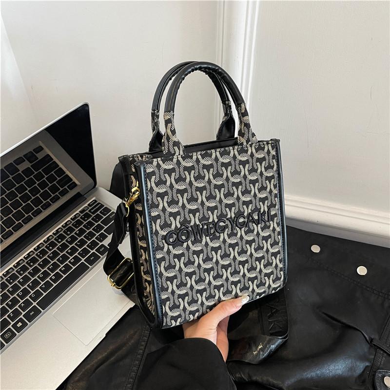 

Новая модная нишевая популярная контрастная сумка для нот, портативная на плечо, кроссбоди, трендовая женская сумка