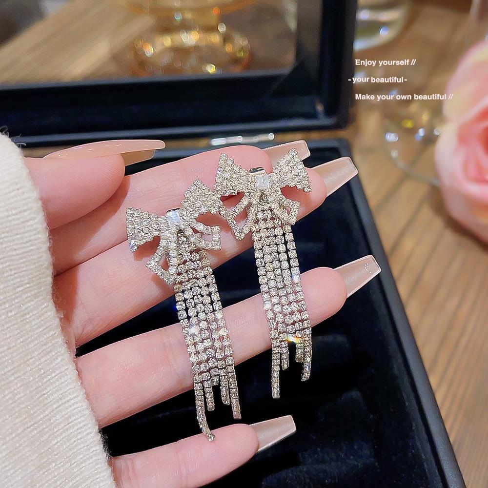 Koreanische Socialite Leichter Luxus Quastenohrringe – Herbst/Winter Silber Stecker für Damen
