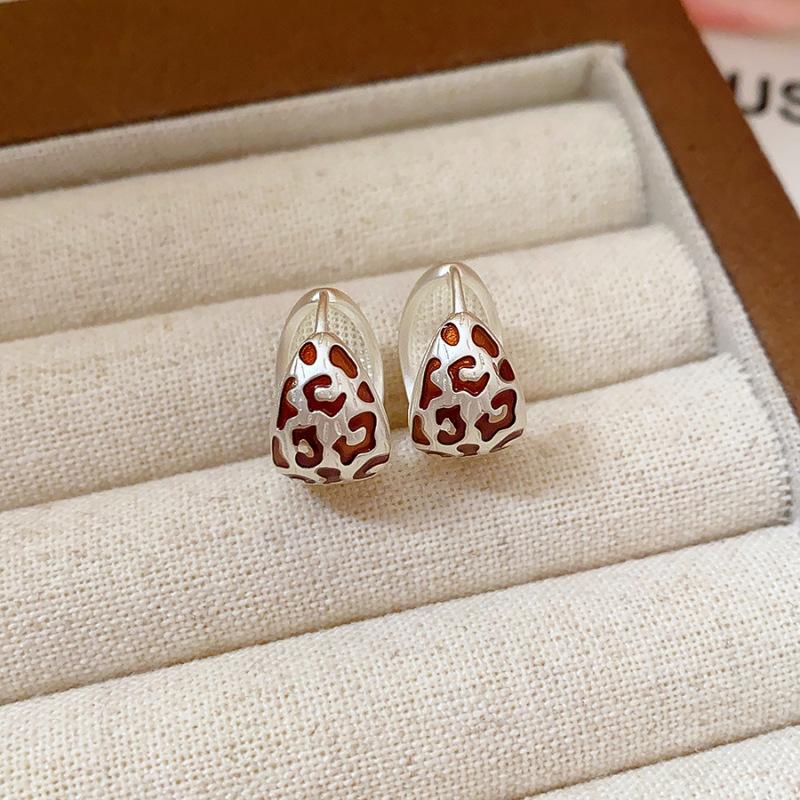 Hong Kong Style Real Gold Electroplated Leopard Print Circle Earrings Square Face Retro High-end Earrings Commuter Versatile Earrings Niche