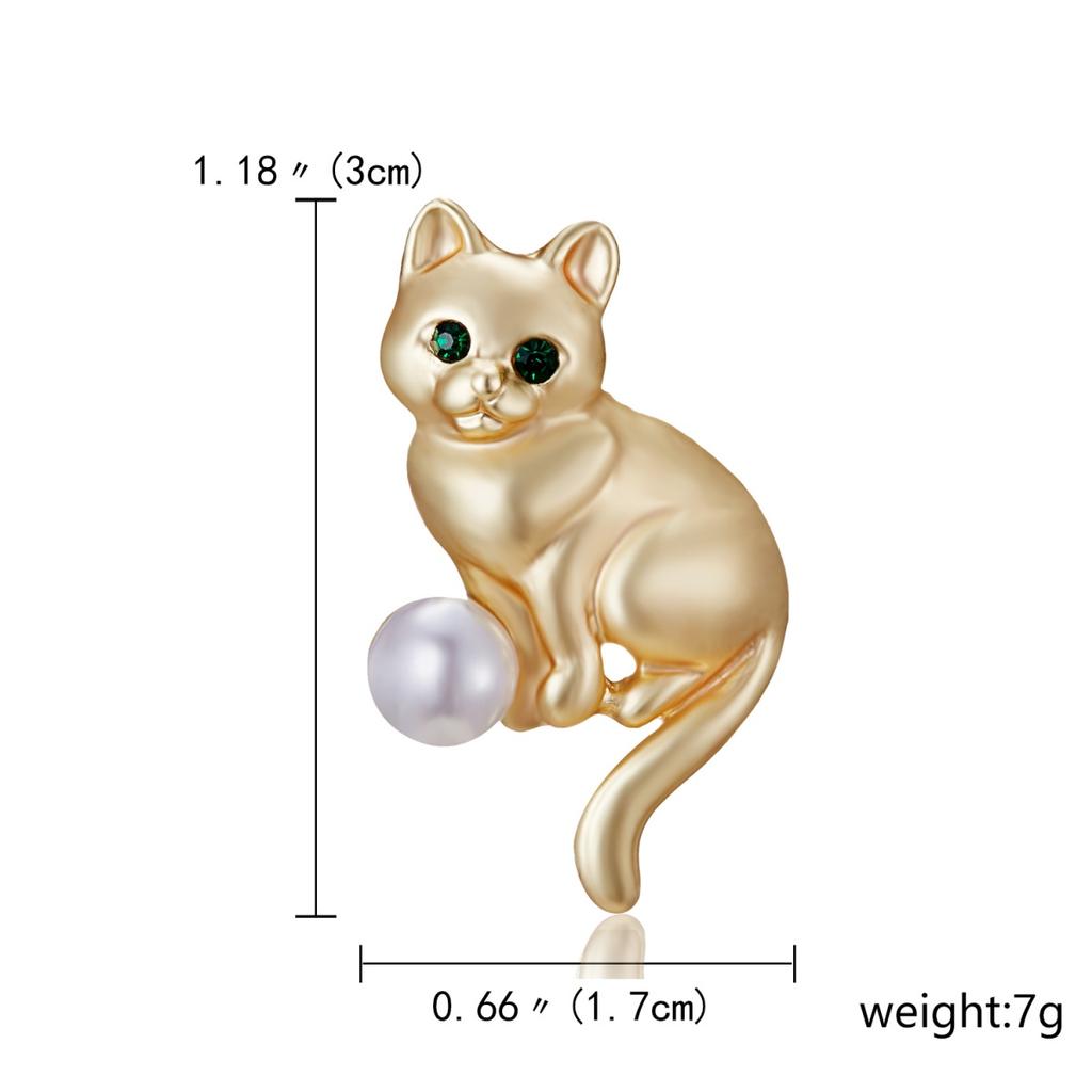 Cartoon Cute Green Eyes Cat Brooches For Women Men Vintage Simple Playing Imitation Pearl Ball Little Kitten Animal Pins Jewelry