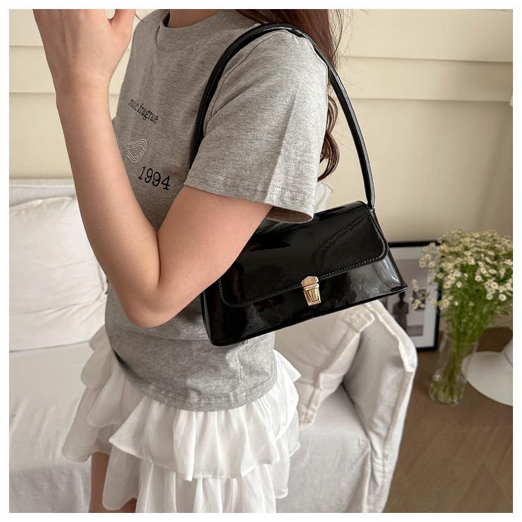 2024 Summer Women's Retro French Texture Shiny Shoulder Bag