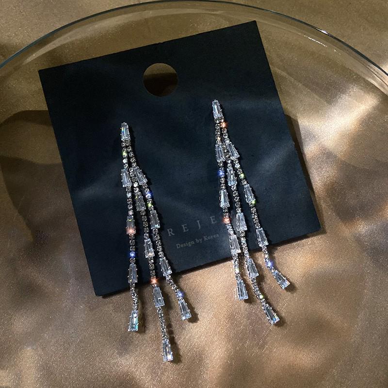 Silver Needle Rhinestone Leaf Tassel Stud Earrings for Women - Elegant, Fashionable, Niche Design Jewelry with a Luxurious Feel