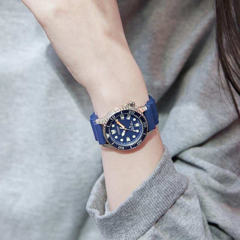 Citizen Sky Eagle Collection Light Powered Quartz Movement Rubber PU Strap Watch Unisex Blue Dial EO2021-05L