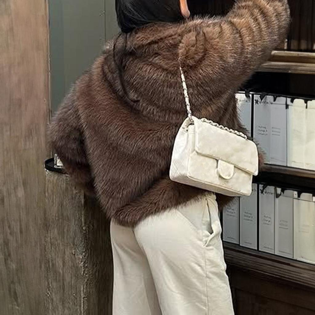 Pluszowy płaszcz w stylu resortowym z długim rękawem dla kobiet na jesień i zimę 2025