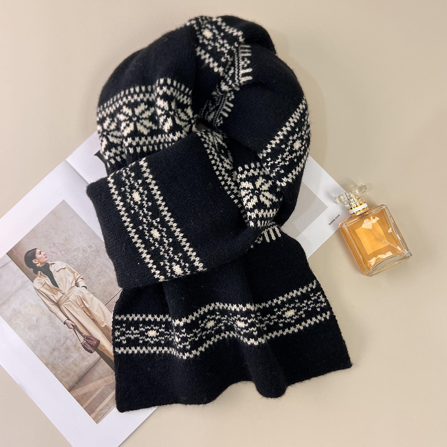 

Korean Retro Fair Isle Wool Snood - Double-Sided, Cold-Proof Blue Scarf 165*30 CM чорний