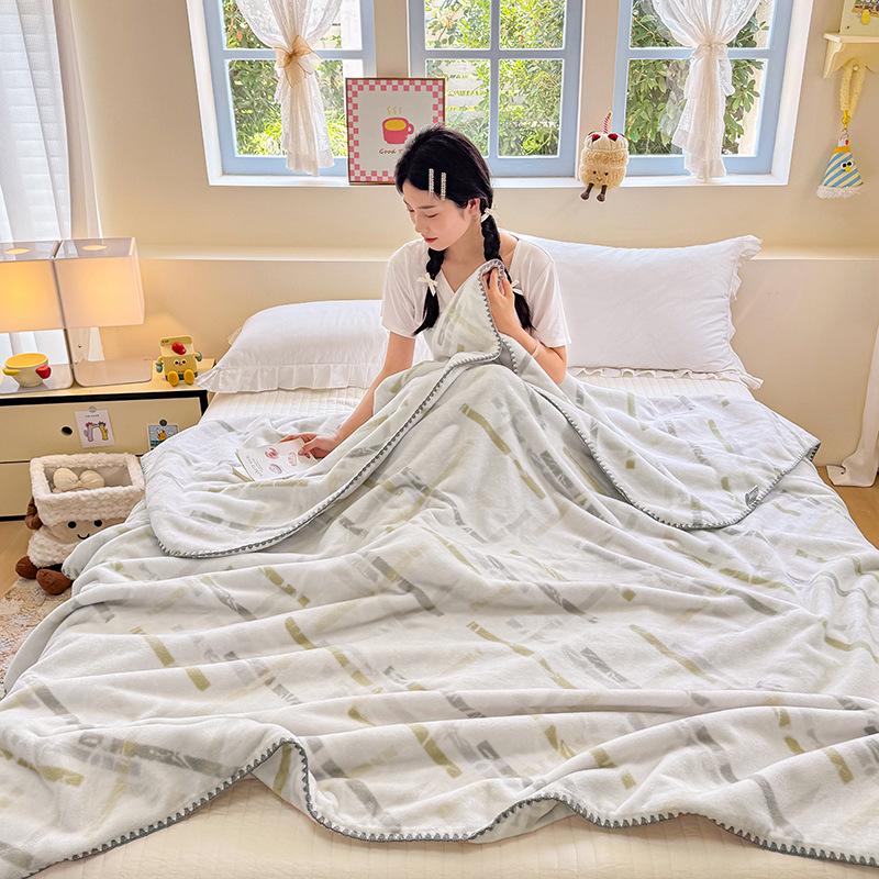 A-Class Plush Penguin Velvet Blanket - Double-Sided, Thickened, Imitation Cashmere Throw for Dorms and Shawls