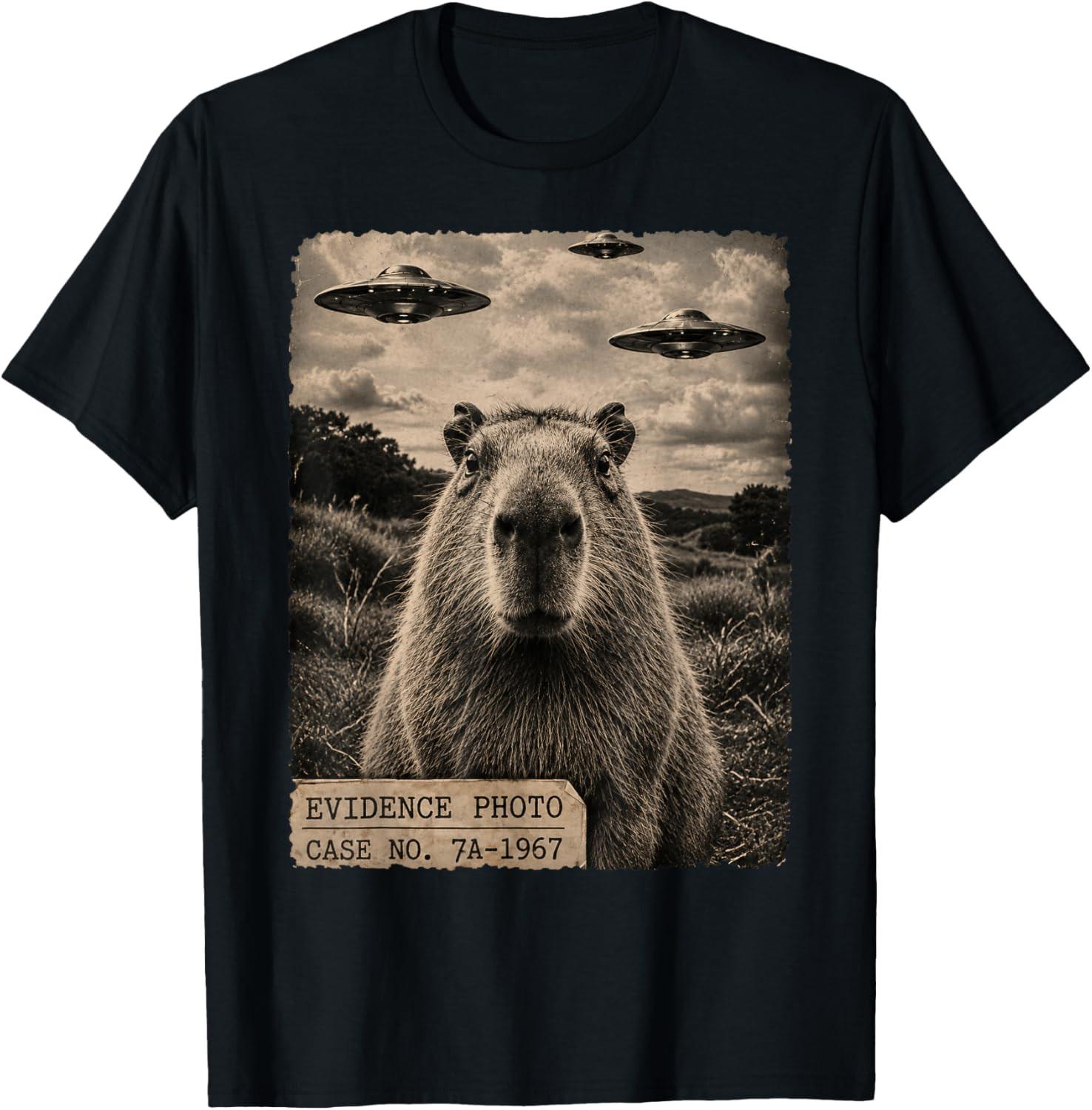 Funny Capybara Graphic Tee Alien UFO Vintage Unisex T-Shirt L