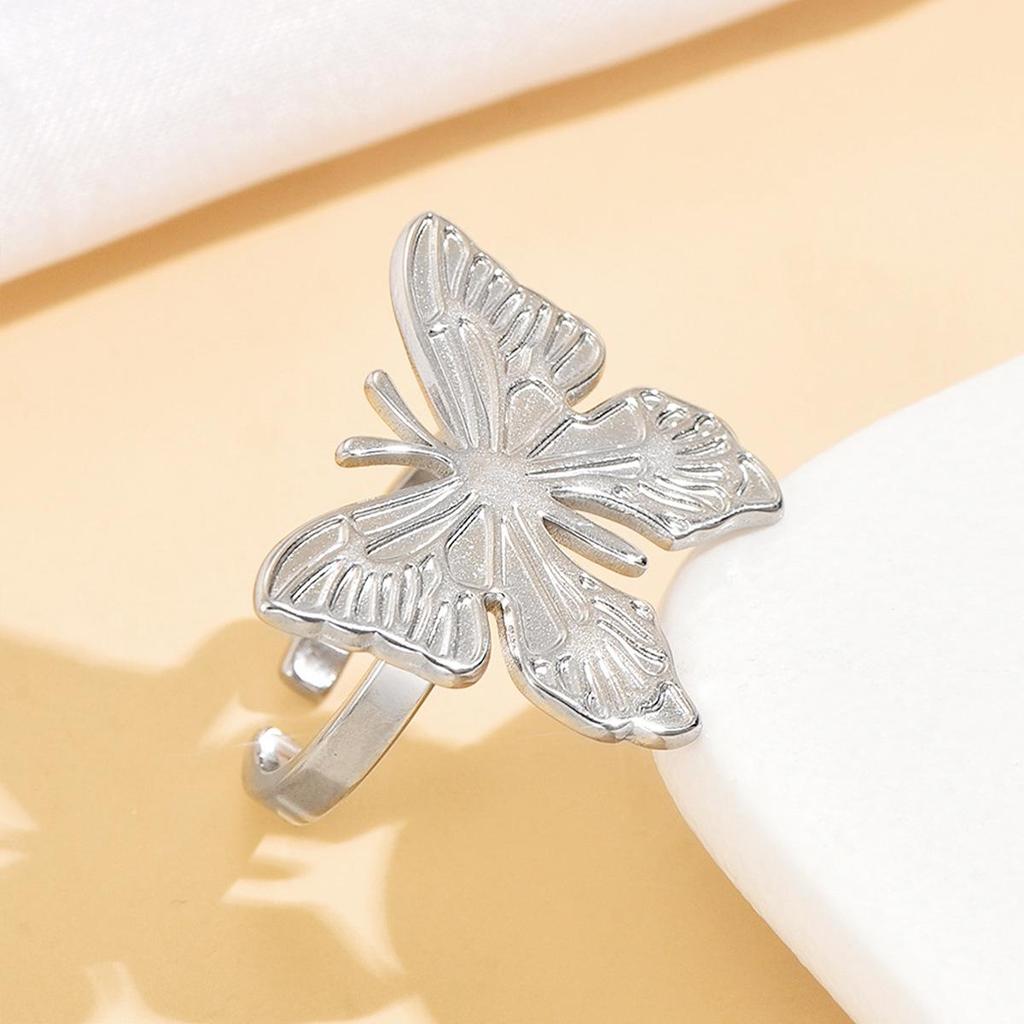Retro Elegant Butterfly Ring: Pastoral Style Adjustable Stainless Steel Jewelry for Women.