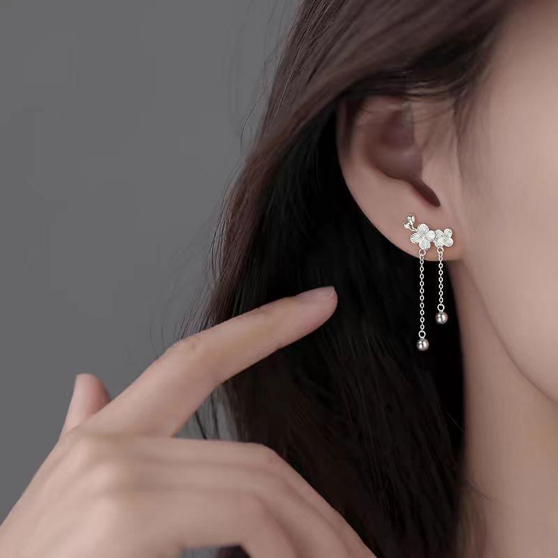 Fashionable Earrings With Flower Shaped Pearls And Tassel Earrings And Earrings