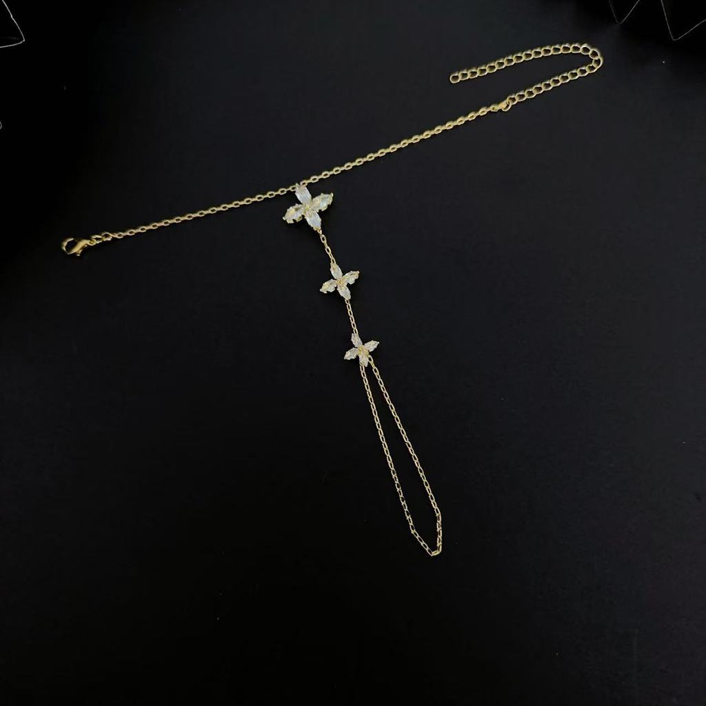 

Zircon Flower Plantinspired Bracelet For Women With Gold Or Silver Finish золотой