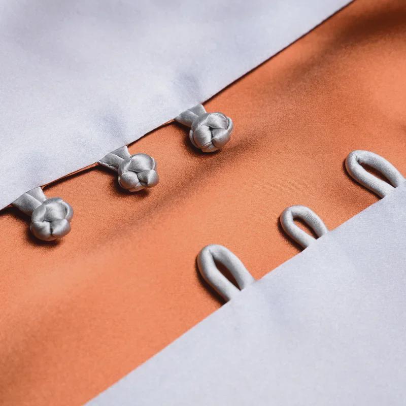 Exquisiter bestickter Cheongsam-Schal aus Maulbeerseide für Damen