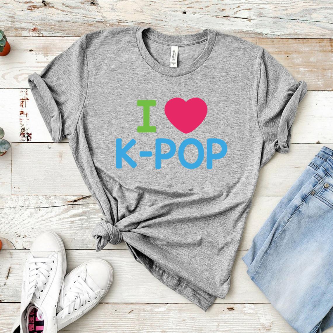 

Футболка I Love K-Pop Футболка Kpop Женская футболка с коротким рукавом Футболки с графическим принтом Корейские фанаты K-pop Подарочные футболки Топ M серый