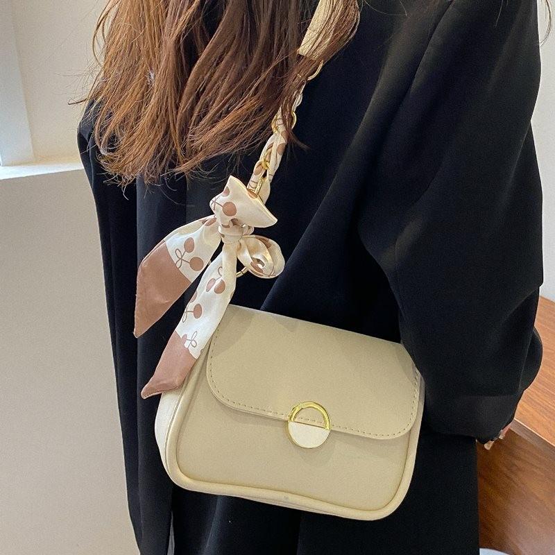 

Chic Unisex Small Square Shoulder Bag For Women Soft Material Fashionable Everyday Use