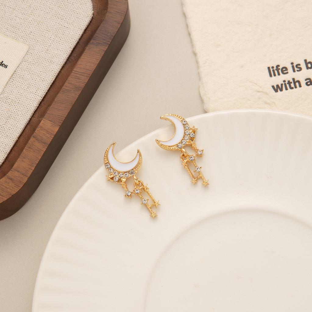 New Product Fashion Temperament Popular Model Moon Star Fringed Earrings Diamond Stud Earrings Jewelry