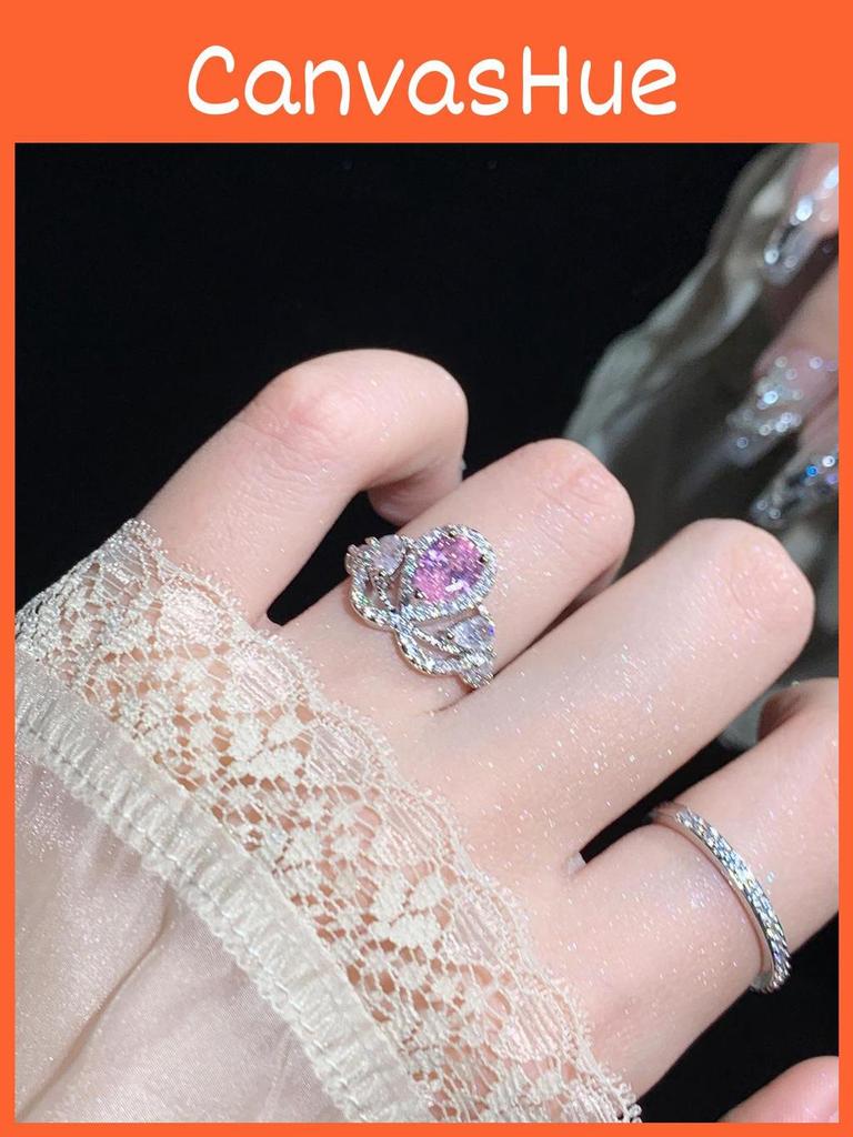 Een schattige Franse ring met micro-ingelegde roze diamanten (CZ) in een kroonvorm. Veelzijdige open ring voor dames, luxueus en chic, perfect voor modieuze en stijlvolle dames.