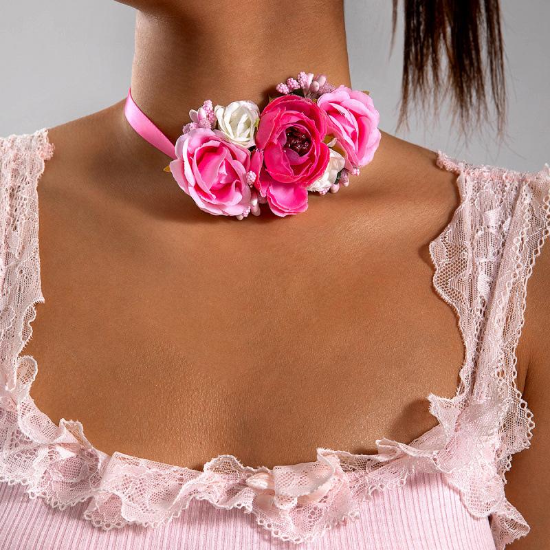 Party short feather collar temperament elegant three-dimensional white flower necklace necklace necklace women