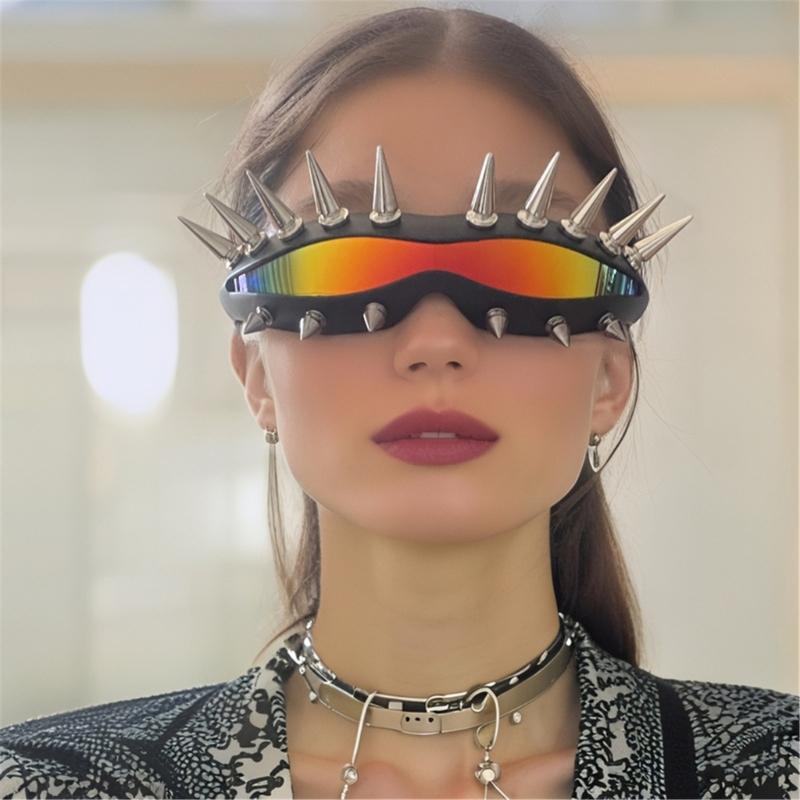 Popular Rivet Studded Sunglasses Cool Eyewears 2000s Design EyeGlasses For Night Event Gathering And Fashion Enthusiasts