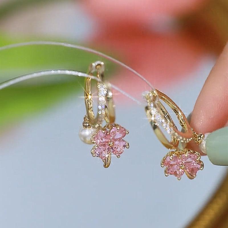 2025 New Fashion Purple Four-Leaf Clover Pearl Ear Cuffs – Trendy Luxury Earrings