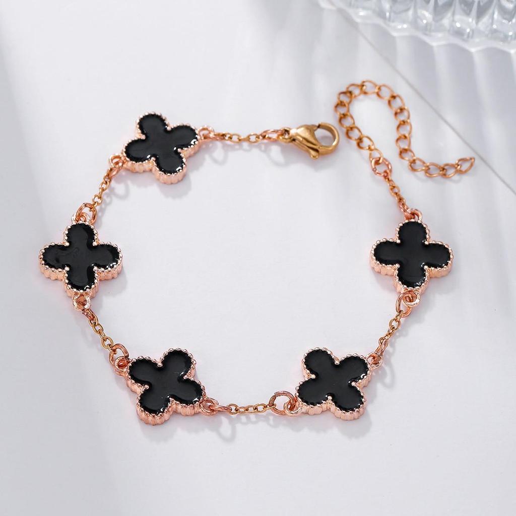 Koreaanse Stijl 4-delige Sieradenset: Bloemenarmband, Ring, Oorbellen met Stud & Klavertje Vier Ketting