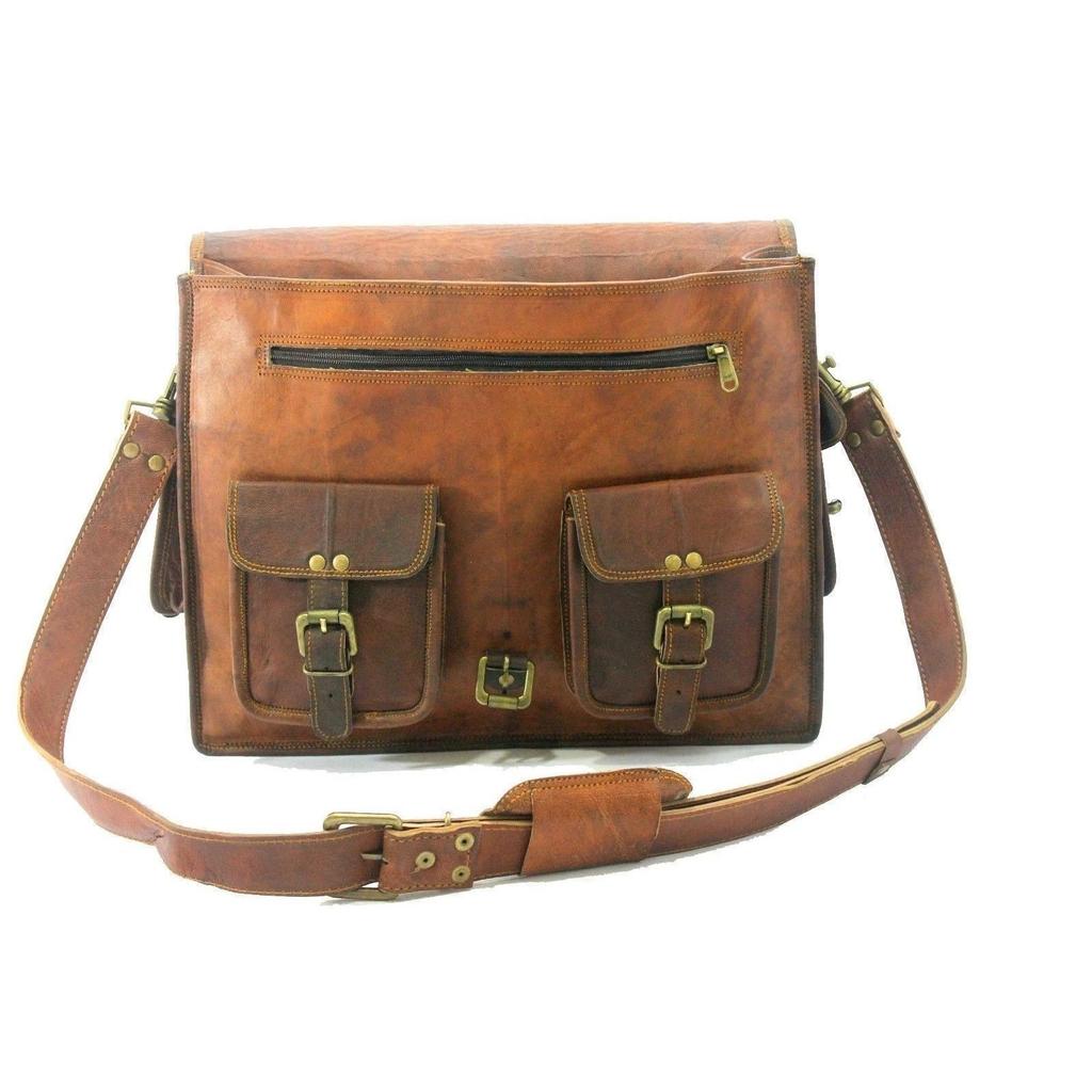 Herrväska i äkta brunt läder med axelrem och laptop