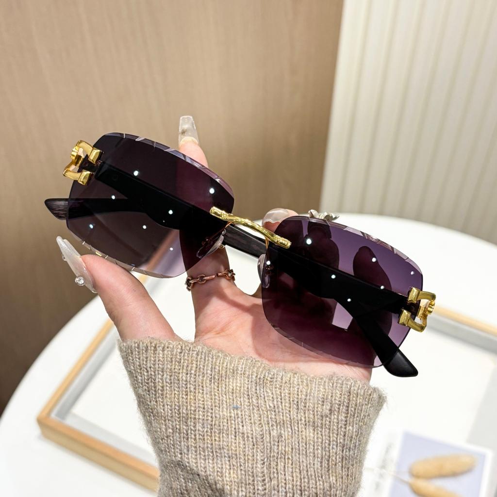 European and American retro style men's and women's fashionable sunglasses trend versatile summer sun shading and UV protection