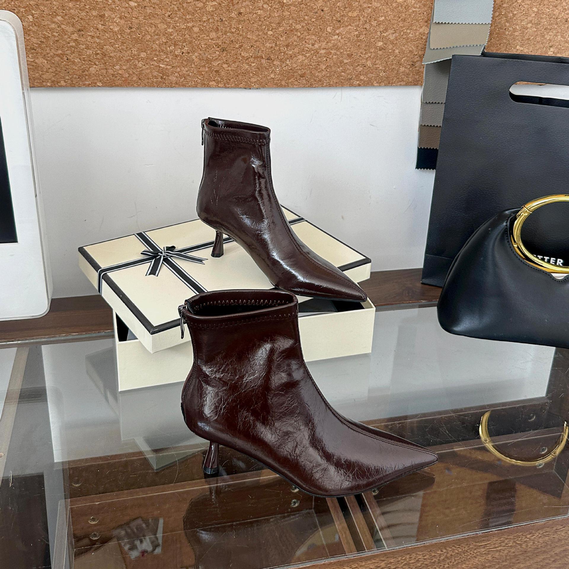 

Temperament pointed elastic thin boots 2025 autumn and winter new elegant professional fashion boots thin heel high heel short boots women 39