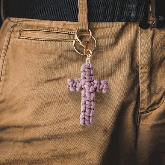 Håndlaget kristen nøkkelring formet som et kors med gyllen ring, kompakt, komfortabelt bønnsanheng, religiøst tilbehør