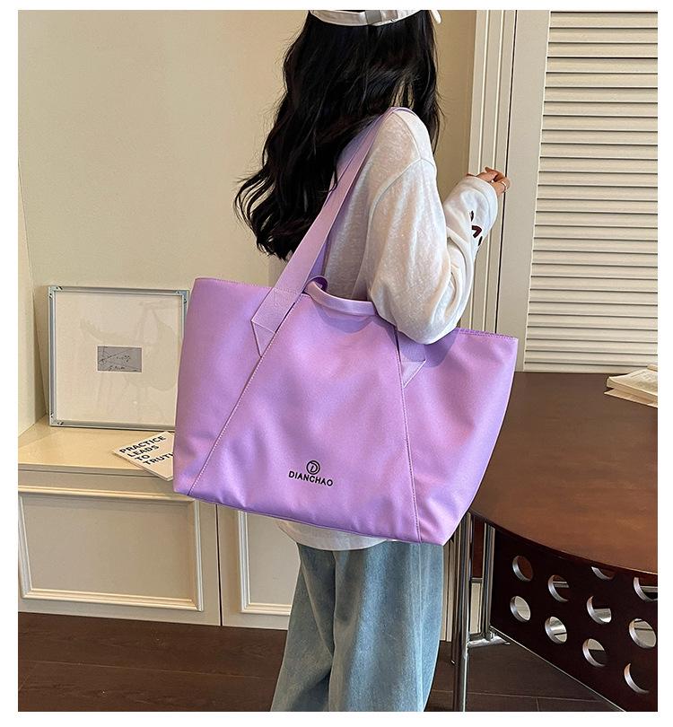 Lightweight Short-Distance Travel Tote: New Fashion Solid Color Handbag with Large Storage Capacity
