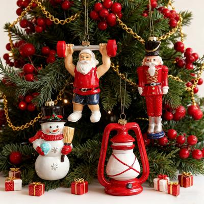 Kreslené plastové ozdoby Santa Claus, vzory stromků, barevné vánoční dekorace s unikátními pózami, slavnostní závěsná dekorace na stromek a pro domácí výzdobu
