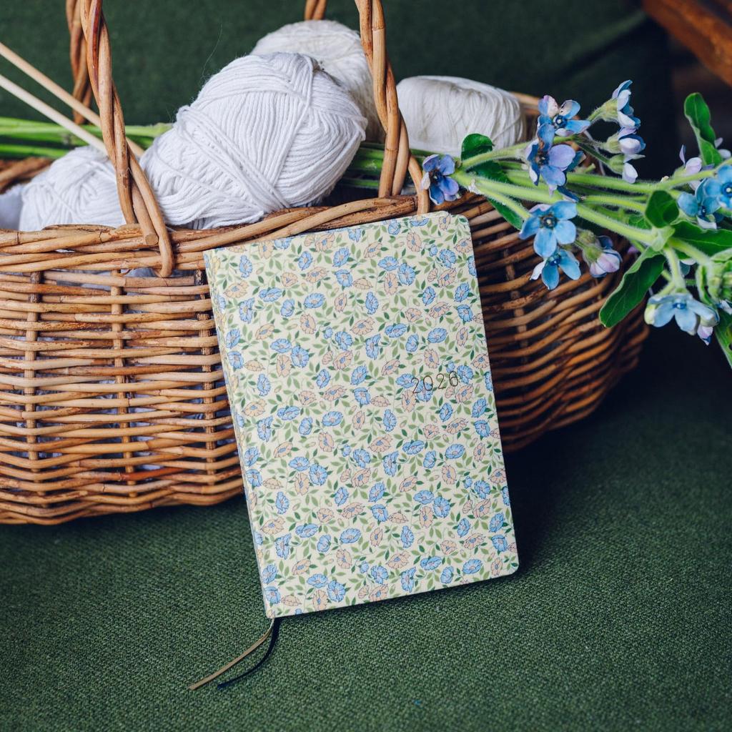 Hobonichi Techo 2026 HON Englische Ausgabe LIBERTY Kiora Seite Pro STOFFE/Sasha [A6/1 Tag/Januar/Montagsstart]