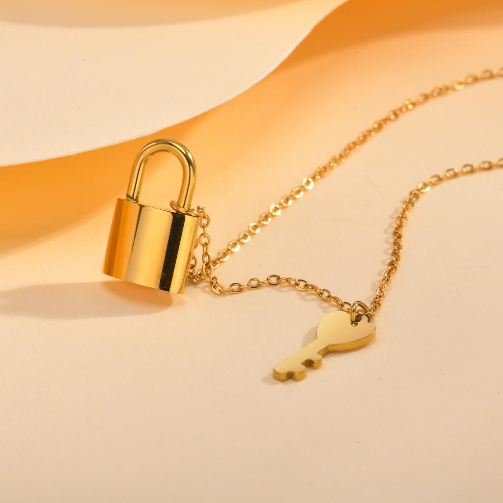 Stainless Steel Necklace Flat Cross Chain Shell Lock Key Personality Design, Women Unique Accessories for Birthday Party