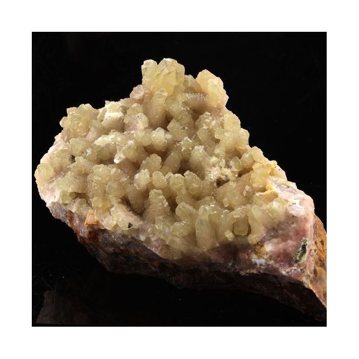 Pierres et Minéraux. Calcite. 496.0 ct. Luzy, Nièvre, France.