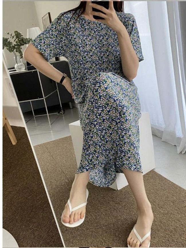 Korean version dress round neck comfortable nightdress women's casual fresh pleated short sleeve floral dress slim dress
