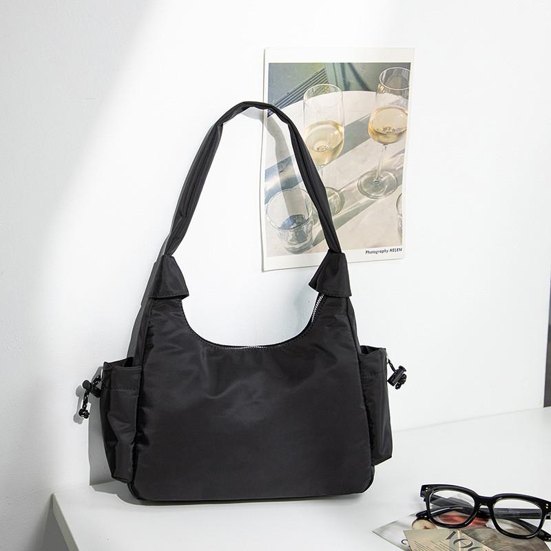 IELGY One-Shoulder Underarm Oxford Cloth Bag Casual Large-Capacity Commuter Simple Female Bag