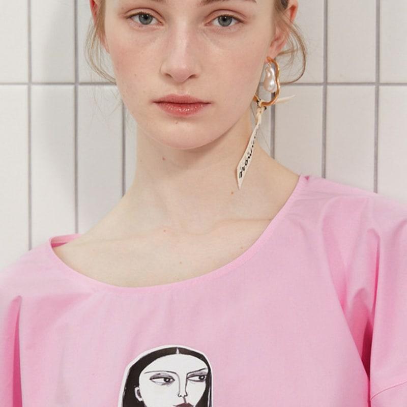Iannmore Black Tape Logo Irregular Ring Pearl Earrings