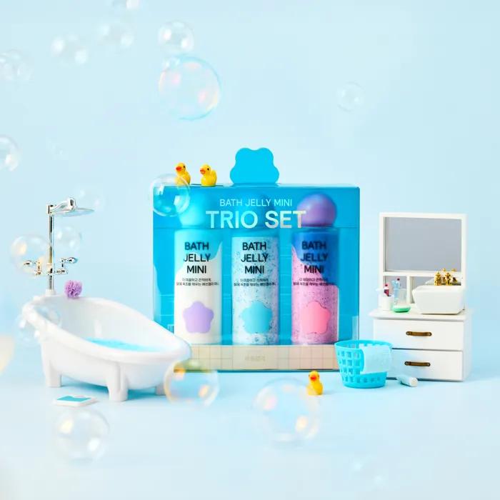

Slippery and moist - Adults tactile play bath jelly trio