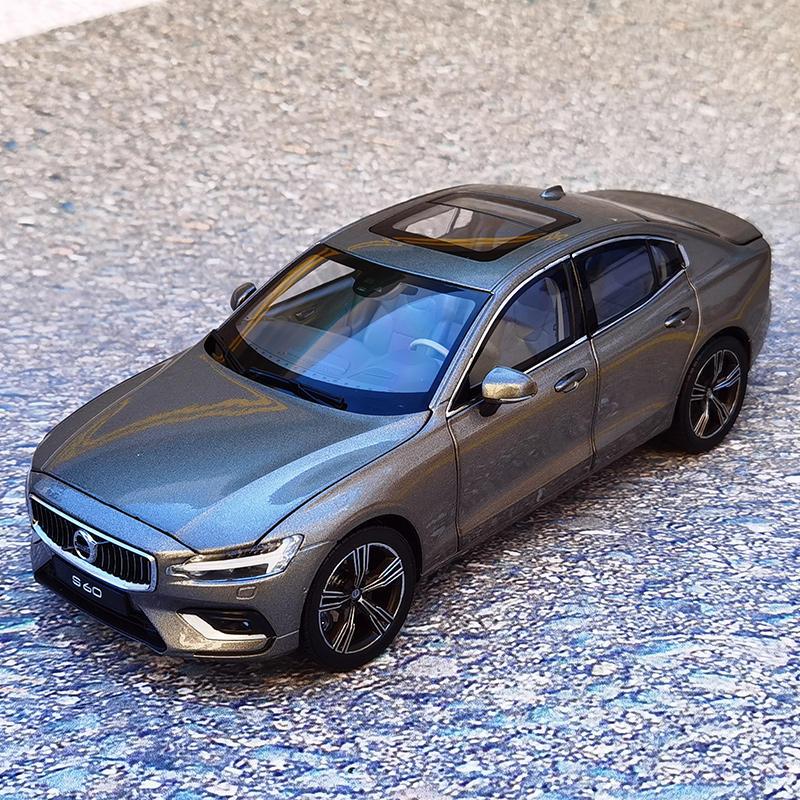 

1:18 Вольво S60 S60L Легкосплавна Модель Автомобіля Литі Металеві Іграшкові Транспортні Засоби Модель Автомобіля Висока Симуляція Колекція Дитячі Подарунки Декорація