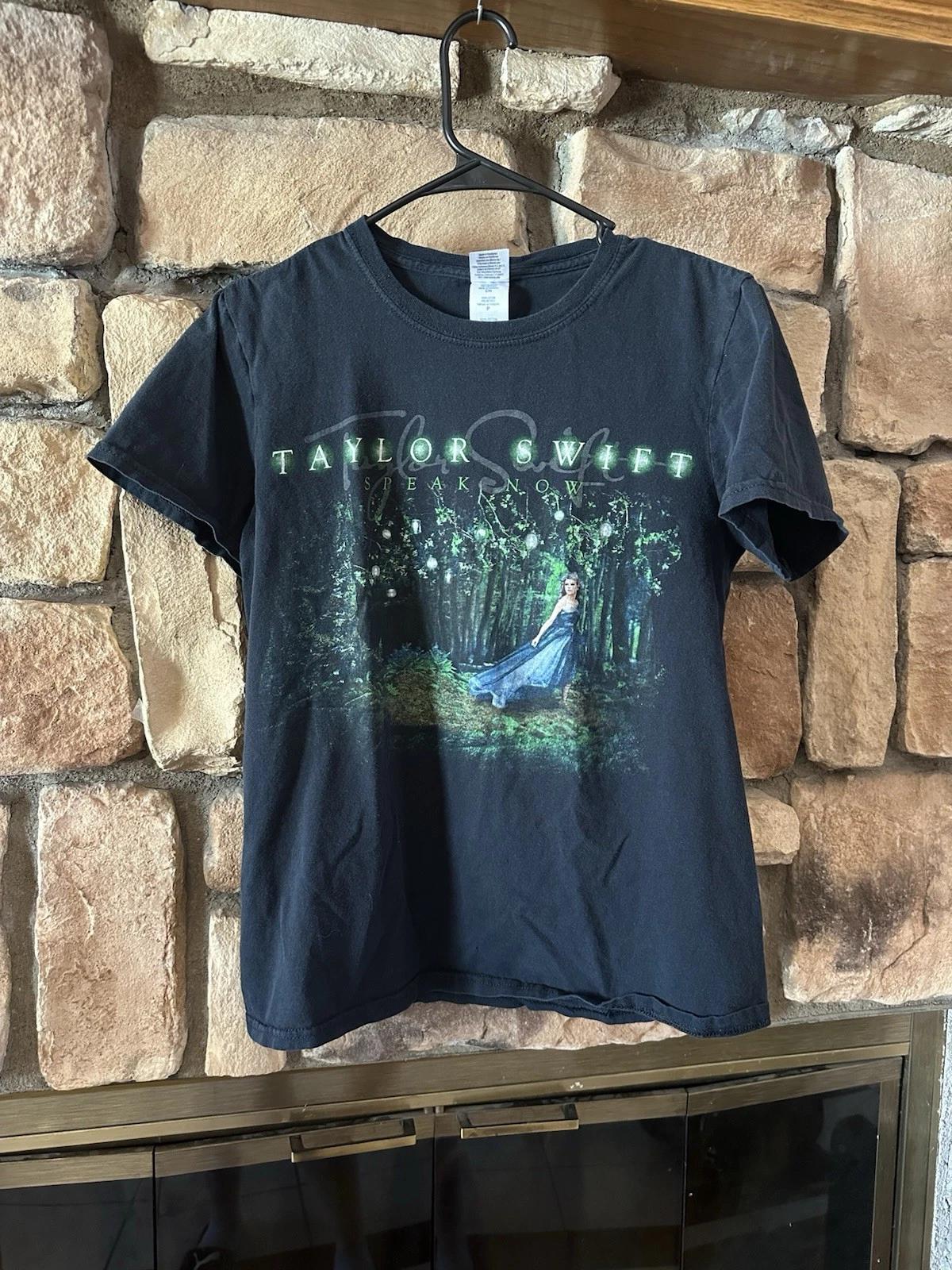 

Y2K Taylor Swift “Speak Now” T-Shirt 2011 Concert Music Tour Size S Original 2XL