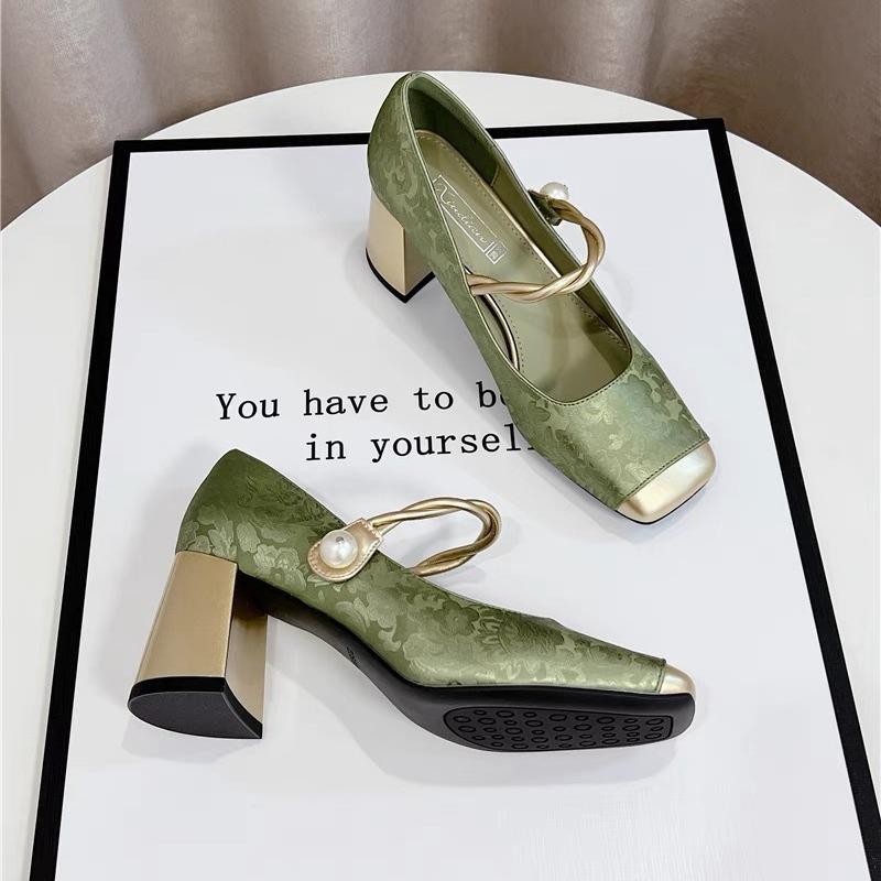 Guofeng High Heels Women's Thick Heel 2024 Large Size Color Matching with Cheongsam Square Head New Chinese Mary Jane Single Shoes Women's Middle Heel